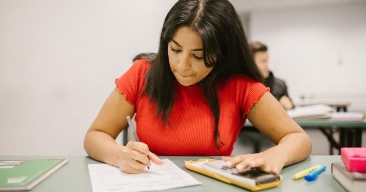 ¿Cuántas convocatorias hay por asignatura en la Universidad de Alicante?