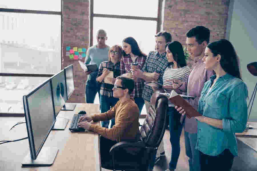 ¿Cómo acceder a un grado de economía?