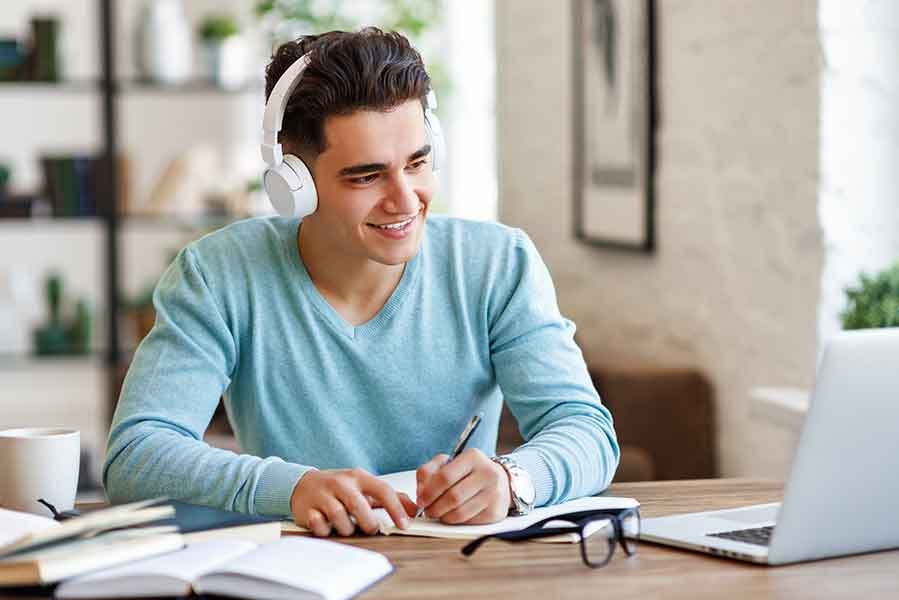 ¿Es difícil estudiar ADE?